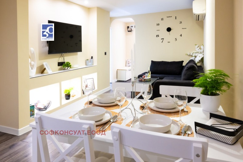 De vânzare  1 dormitor Sofia , Țentâr , 65 mp | 14804626