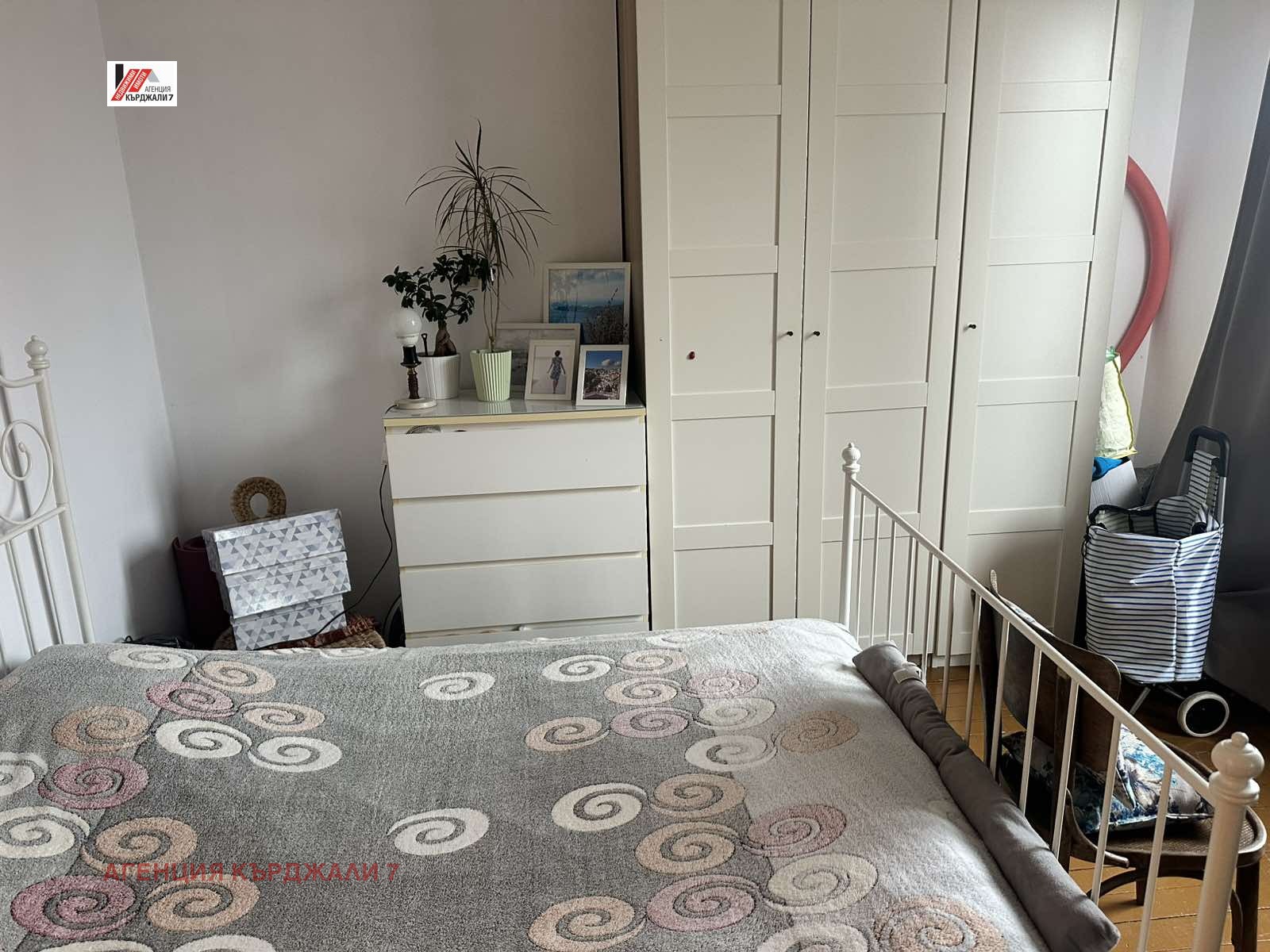 Продава 2-СТАЕН, гр. Кърджали, Център, снимка 9 - Апартаменти - 55692040