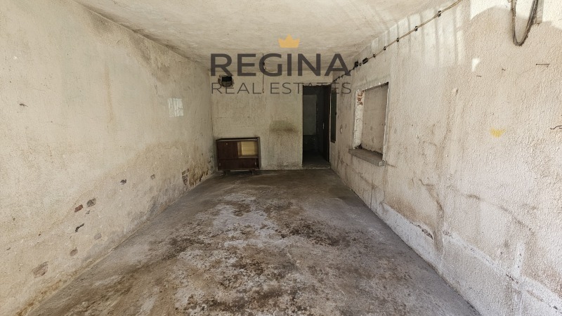Продава ГАРАЖ в област Пловдив, гр. Хисаря - 18 кв.м / 11 900 € » 23 274.38 лв., РЕДЖИНА