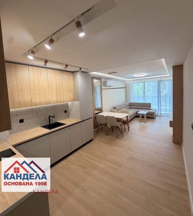 Продава 2-СТАЕН, гр. Пловдив, Кючук Париж, снимка 4 - Апартаменти - 54625101
