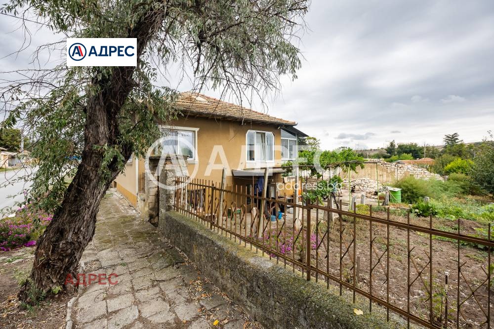Продава КЪЩА, с. Генерал Киселово, област Варна, снимка 2 - Къщи - 53680388