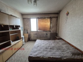 1 ložnice Iztok, Pernik