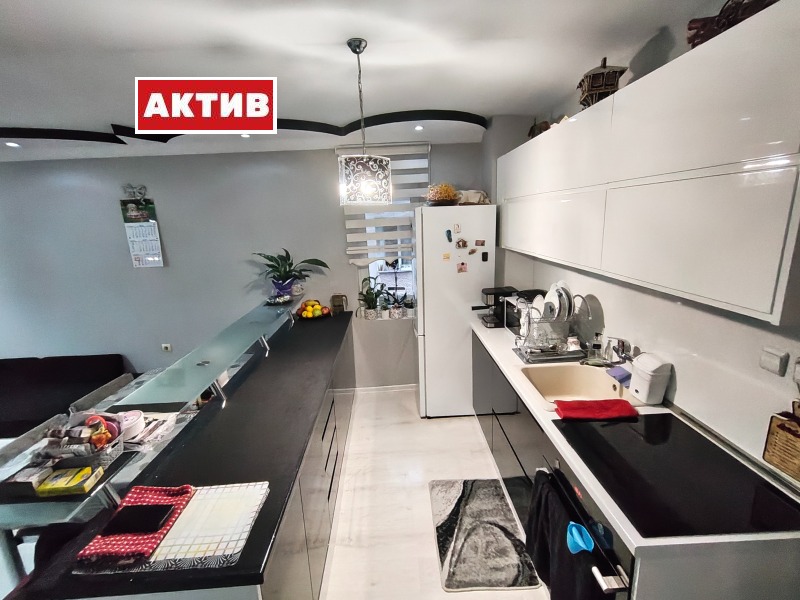 Продава 2-СТАЕН, гр. Търговище, Център, снимка 2 - Апартаменти - 52741139