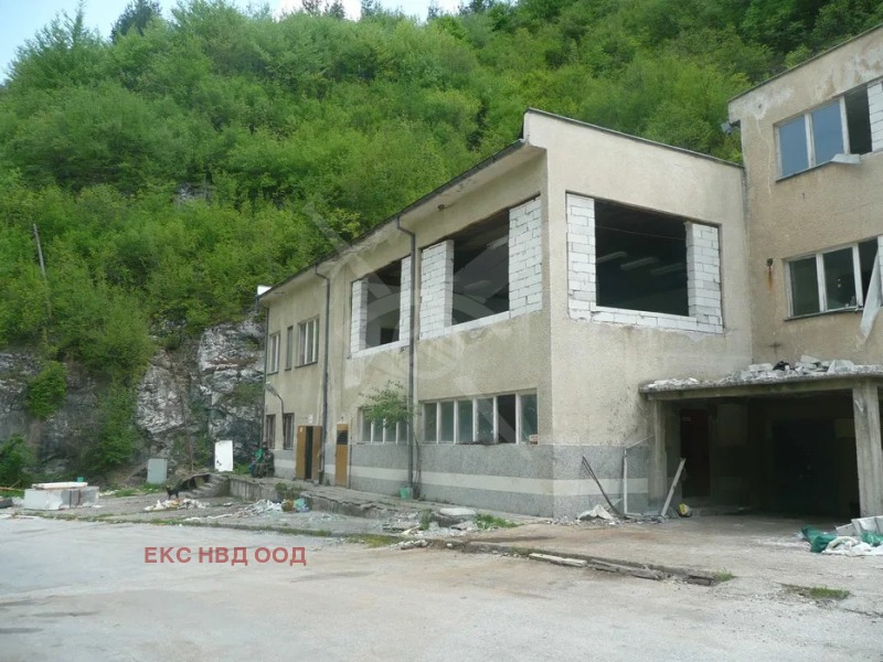 Продава ДОМ ЗА ВЪЗРАСТНИ ХОРА в област Пловдив, гр. Лъки - 2200 кв.м / 160 000 € » 312 932.80 лв., ЕКС НВД ПЛОВДИВ ООД