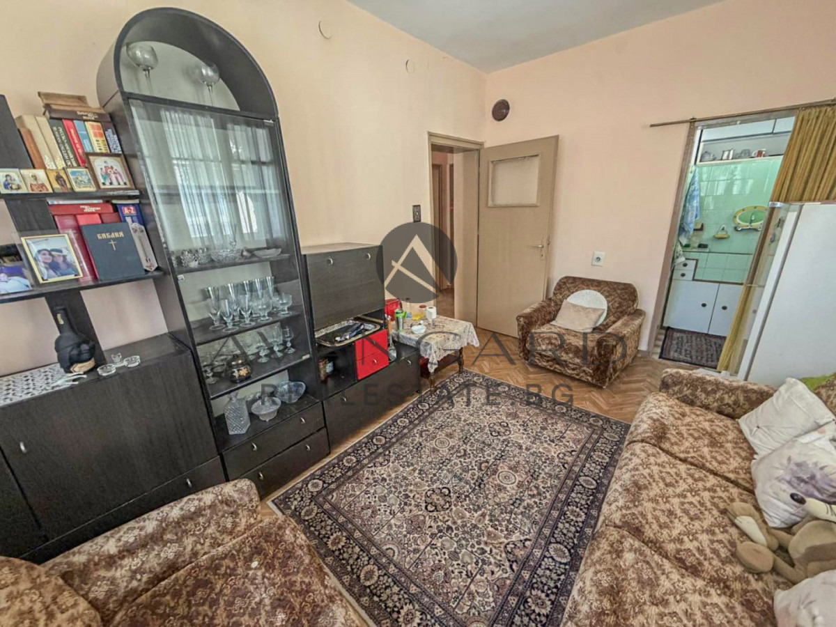 Продава ЕТАЖ ОТ КЪЩА, гр. Пловдив, Кършияка, снимка 3 - Етаж от къща - 54063595