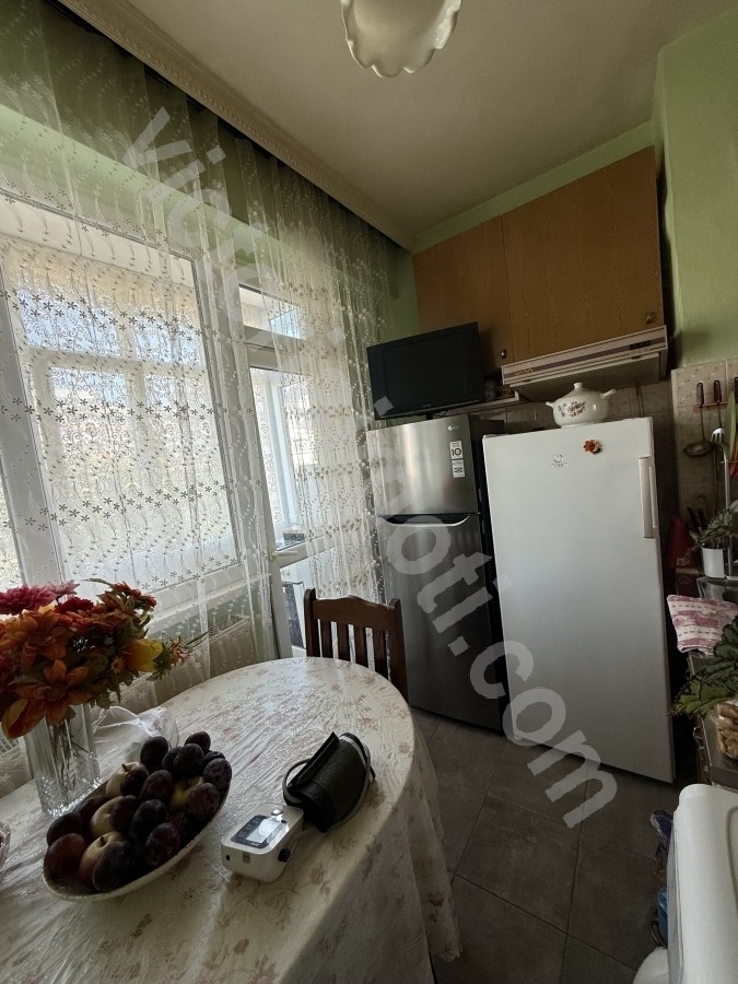 Продава 2-СТАЕН, гр. Велико Търново, Бузлуджа, снимка 2 - Апартаменти - 55700294
