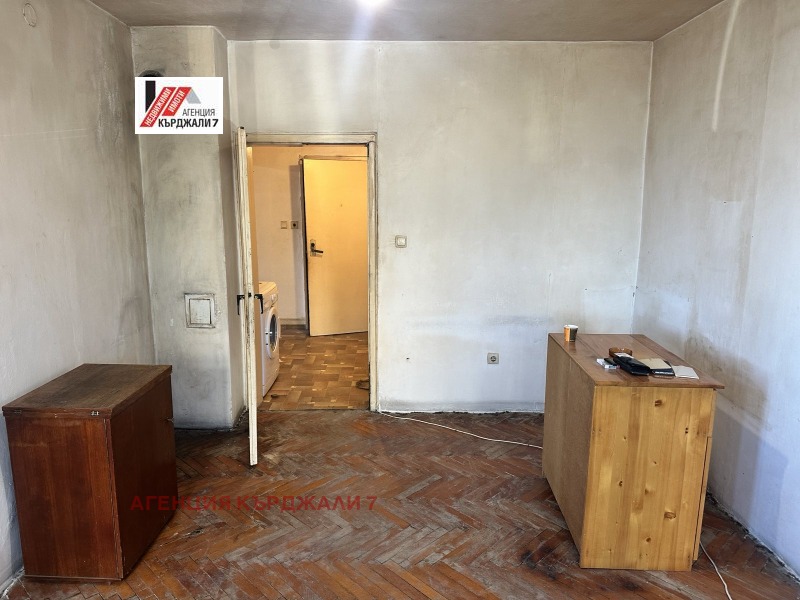 Продава 3-СТАЕН, гр. Кърджали, Веселчане, снимка 3 - Aпартаменти - 49267407