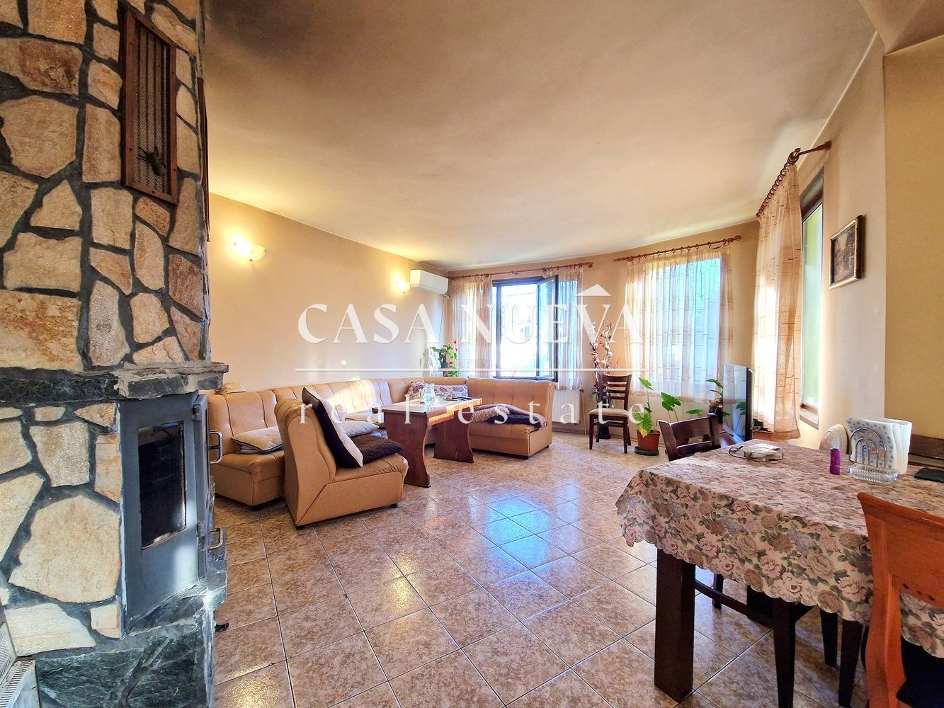 Продава КЪЩА, гр. София, с. Волуяк, снимка 10 - Къщи - 53930252