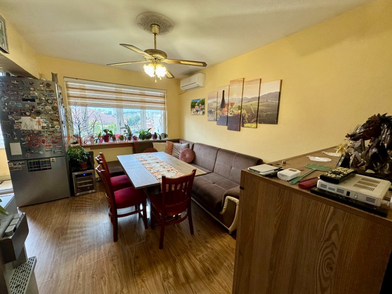 Продава  3-стаен град Добрич , Център , 86 кв.м | 81862292