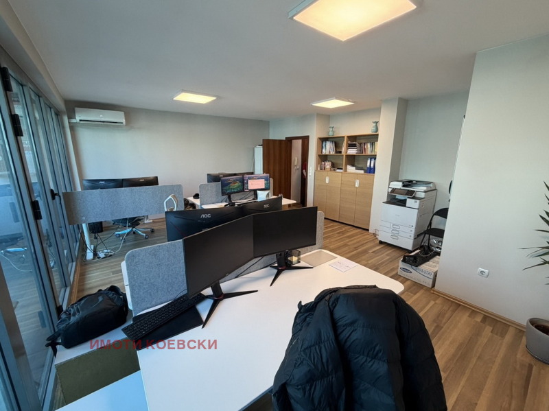 Продава МНОГОСТАЕН, гр. София, Хиподрума, снимка 3 - Апартаменти - 52403016