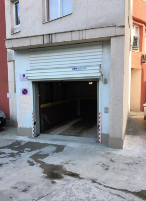 In vendita  Box auto Sofia , Liulin 6 , 270 mq | 97449291