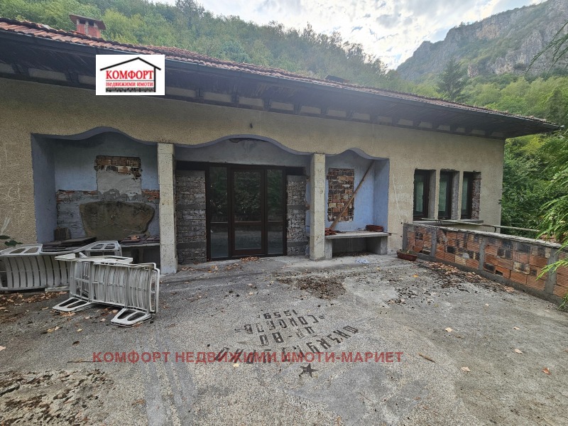 Продава БИЗНЕС ИМОТ, с. Гложене, област Ловеч, снимка 3 - Други - 51976325