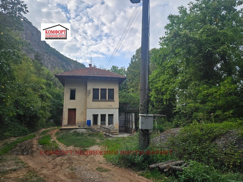 Продава БИЗНЕС ИМОТ, с. Гложене, област Ловеч