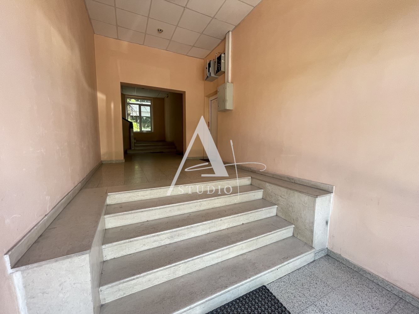 Продава ОФИС, гр. София, Летище София, снимка 2 - Офиси - 54923757