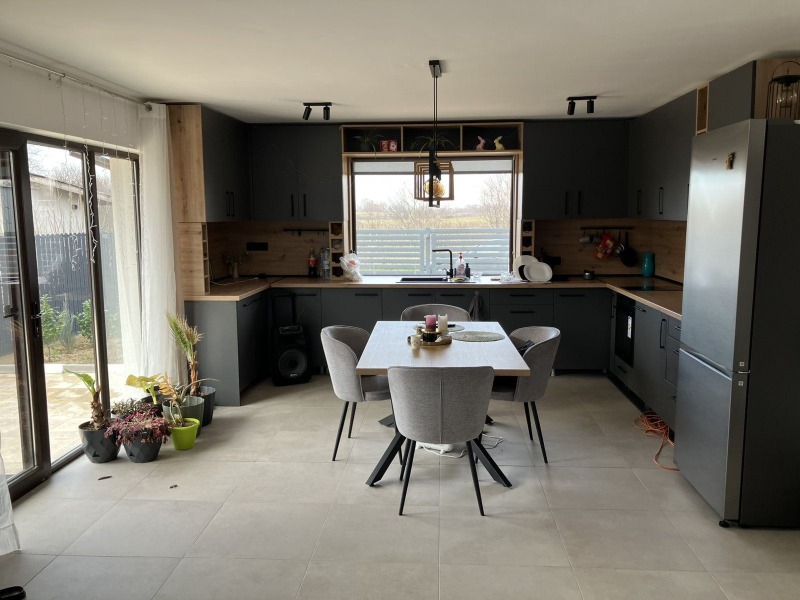 Продава КЪЩА в град София, с. Чепинци - 120 кв.м / 495 000 € » 968 135.85 лв., ТИТАН ПРОПЪРТИС ЕООД