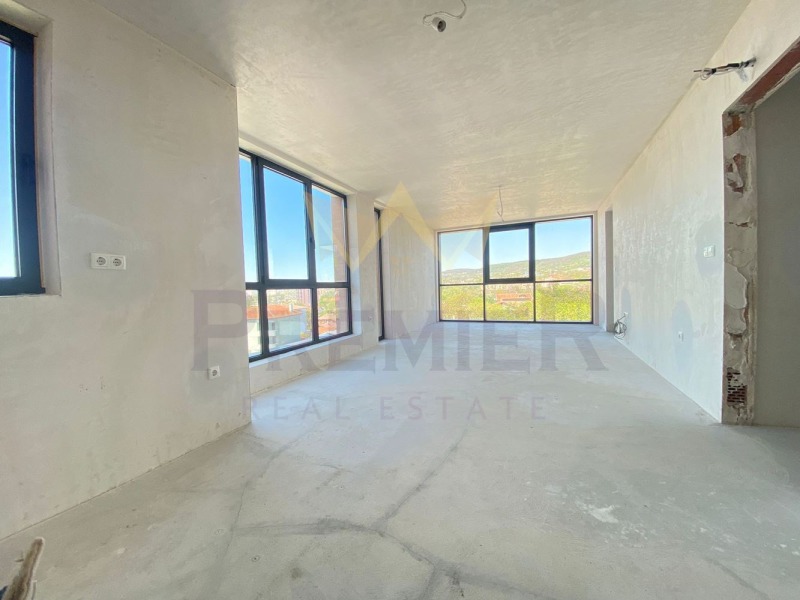 Продава  3-стаен, град Варна, Бриз •  244 500 EUR • ID 34989238 — holmes.bg - [1] 