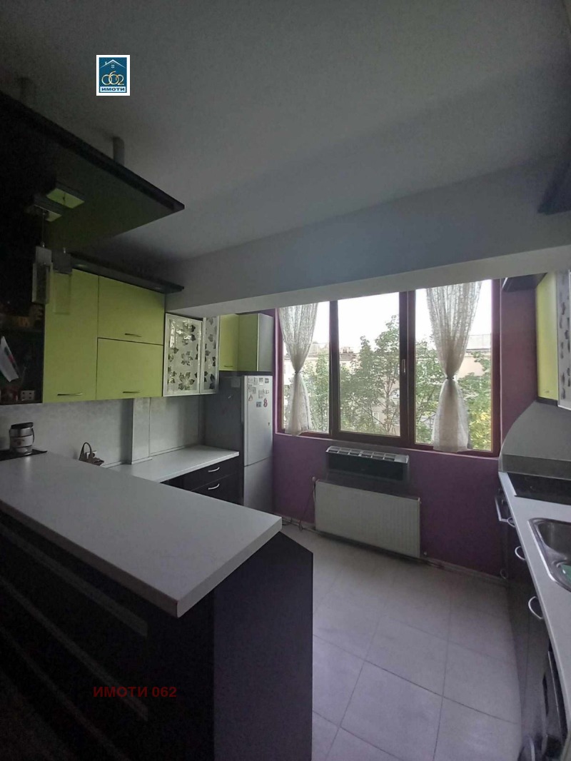 Продава 3-СТАЕН, гр. Велико Търново, Център, снимка 5 - Апартаменти - 52393114