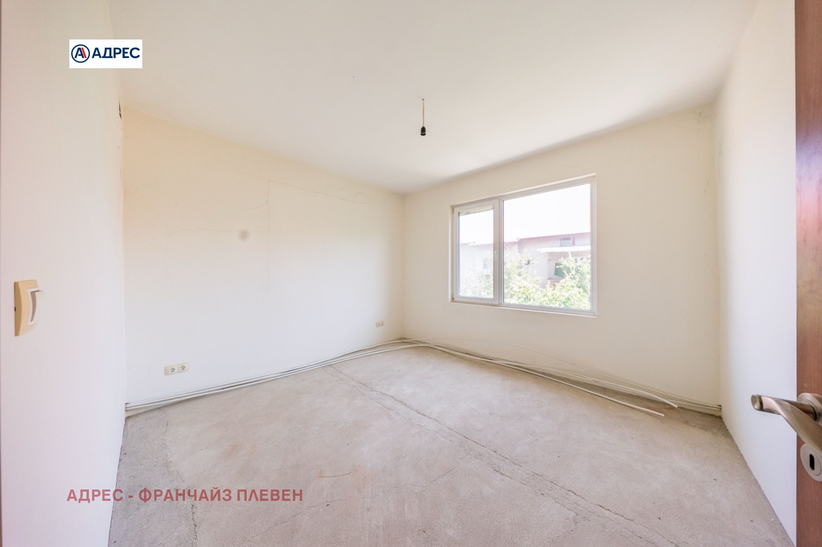 Продава ЕТАЖ ОТ КЪЩА, гр. Плевен, Сторгозия, снимка 6 - Етаж от къща - 54701351