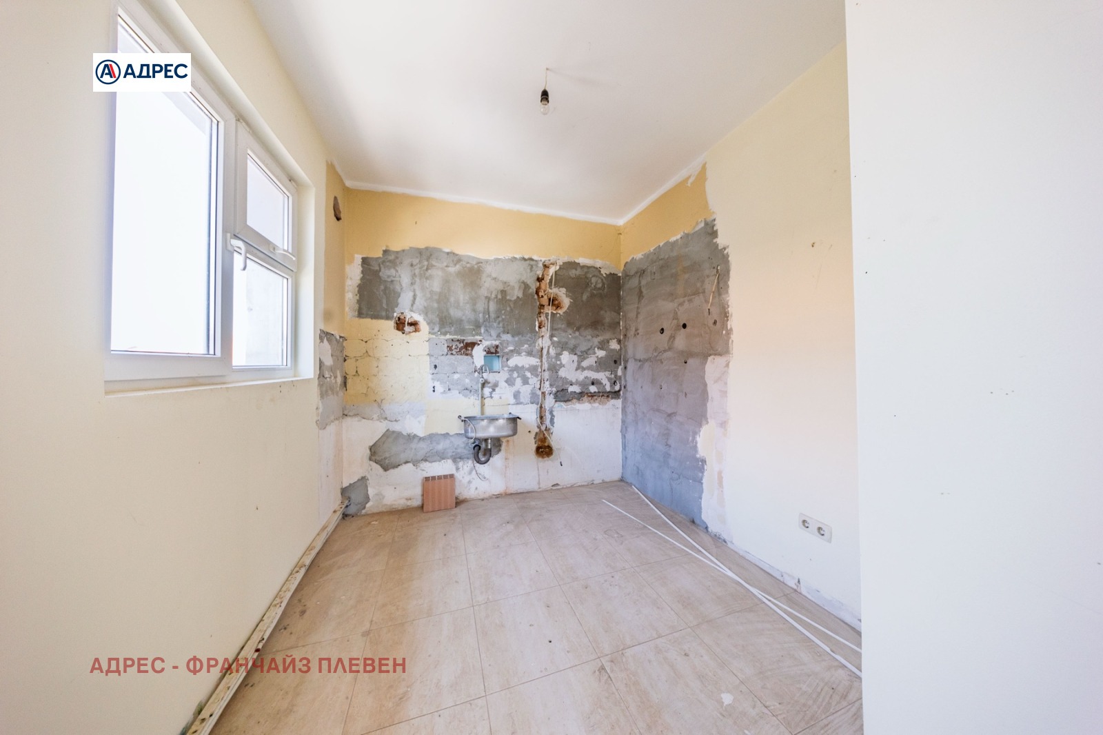 Продава ЕТАЖ ОТ КЪЩА, гр. Плевен, Сторгозия, снимка 7 - Етаж от къща - 54701351