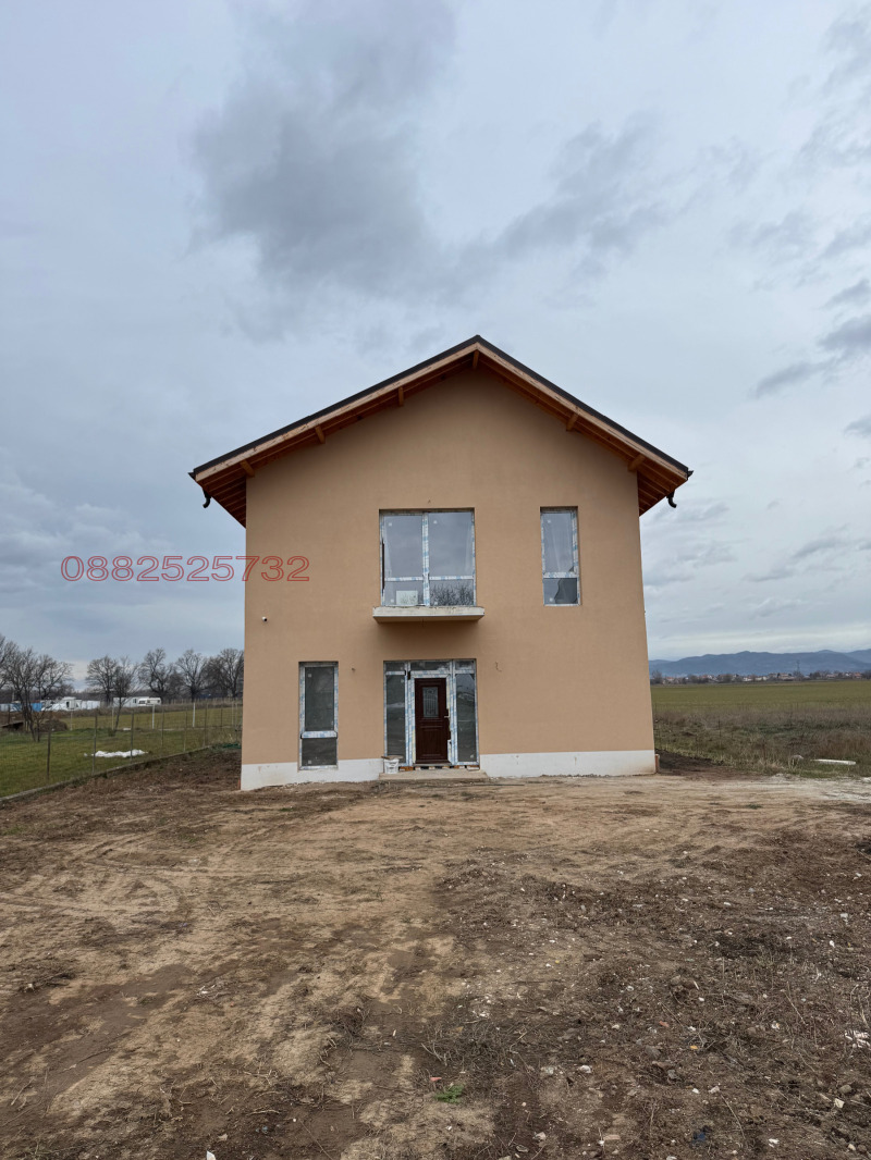 Продава КЪЩА, гр. София, с. Негован, снимка 2 - Къщи - 52996462