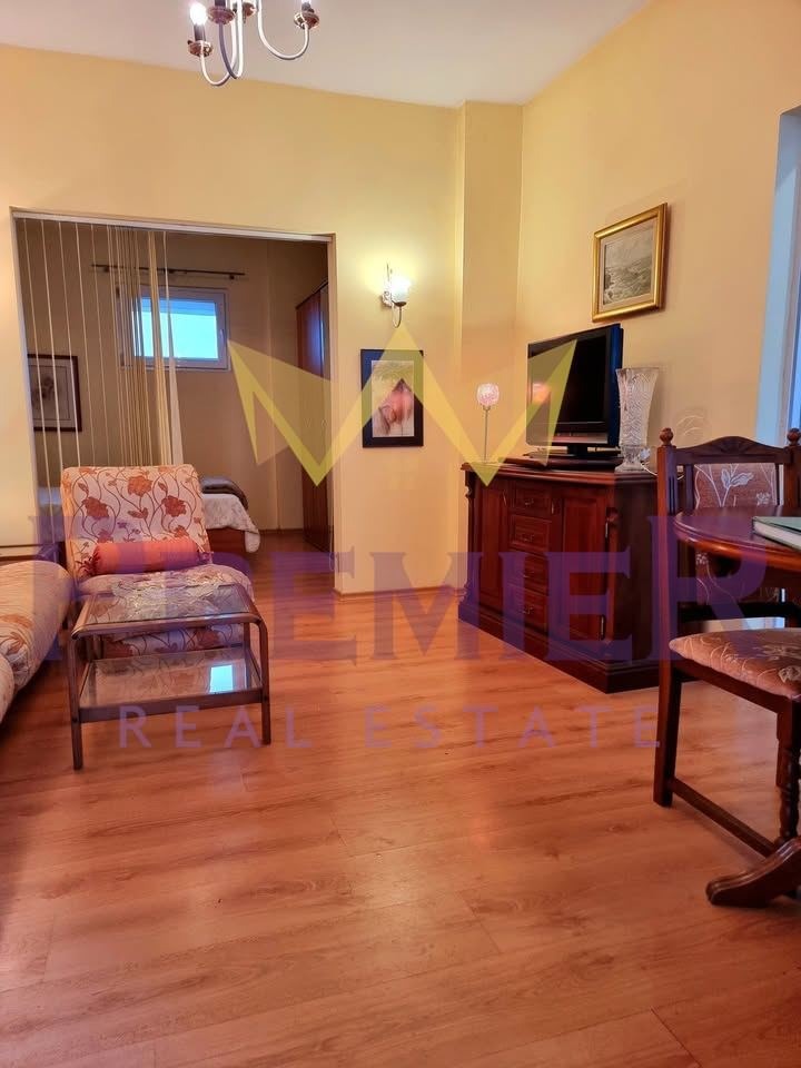 Продава КЪЩА, гр. Варна, Център, снимка 3 - Къщи - 53201543