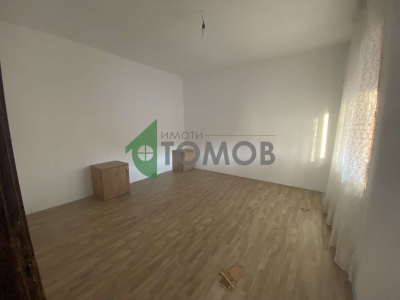 Продава КЪЩА в област Шумен, с. Салманово - 100 кв.м / 68 513 € » 133 999.78 лв., ИМОТИ ТОМОВ