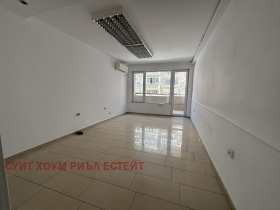 Обява продава офис, град Бургас, Център