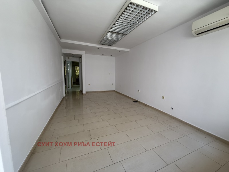 In vendita  Ufficio Burgas , Tsentar , 72 mq | 54929072 - Immagine [2]