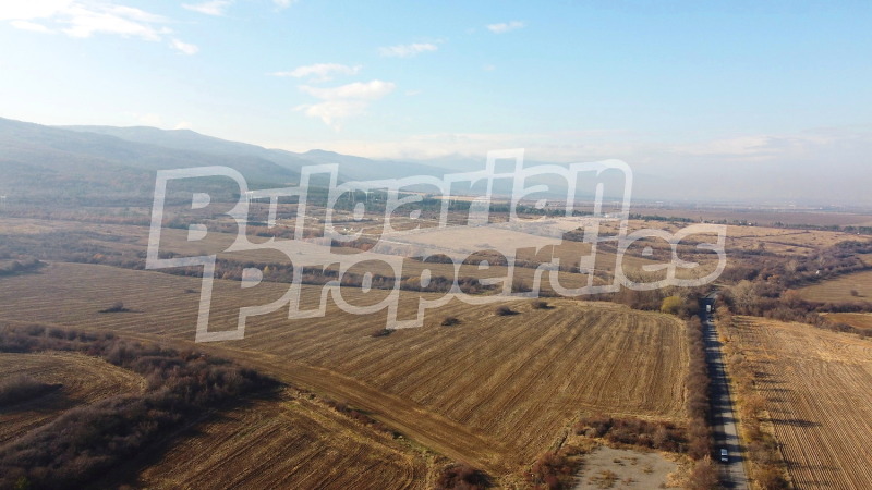 Продава ПАРЦЕЛ, с. Нови хан, област София област