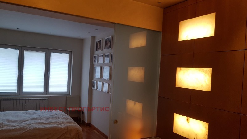 Продава 3-СТАЕН, гр. София, Център, снимка 8 - Апартаменти - 52621343