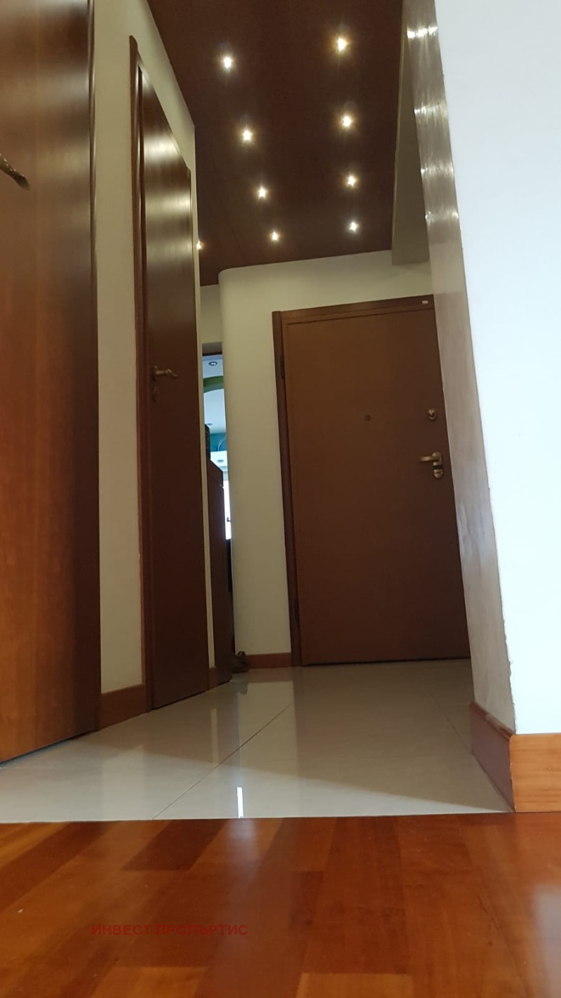 Продава 3-СТАЕН, гр. София, Център, снимка 6 - Апартаменти - 52621343