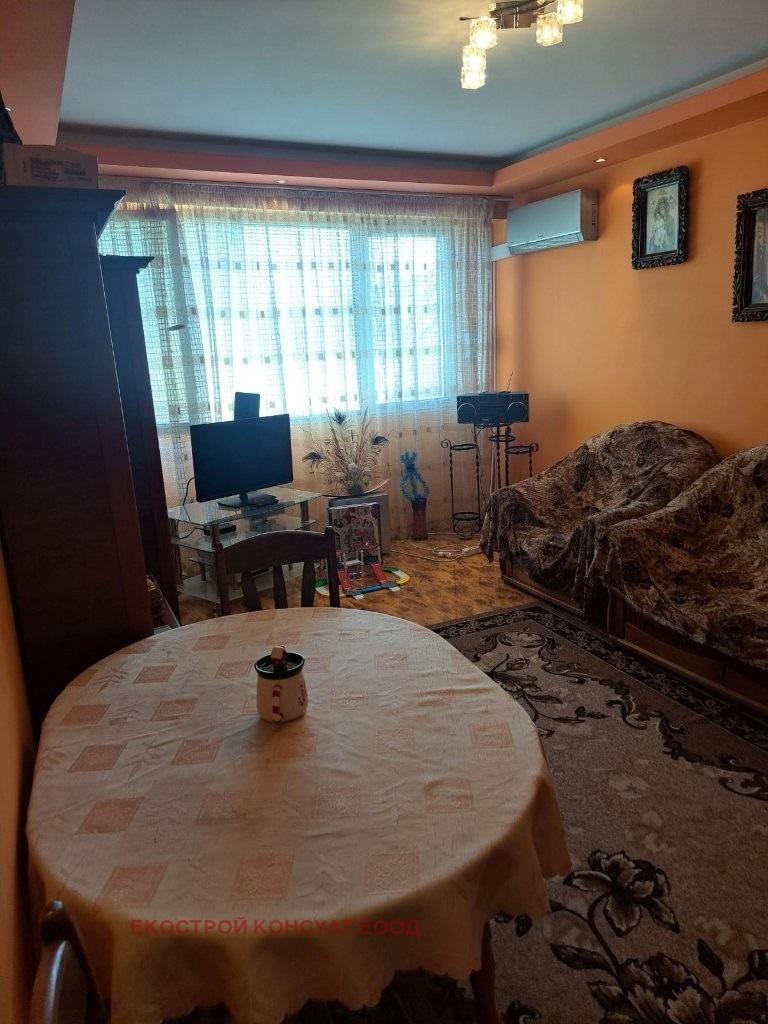 Продава 2-СТАЕН, гр. Монтана, Младост 1