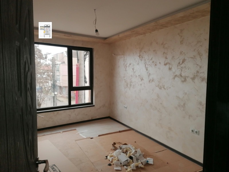 Продава 3-СТАЕН, гр. Добрич, Кралска зона, снимка 2 - Апартаменти - 52364899