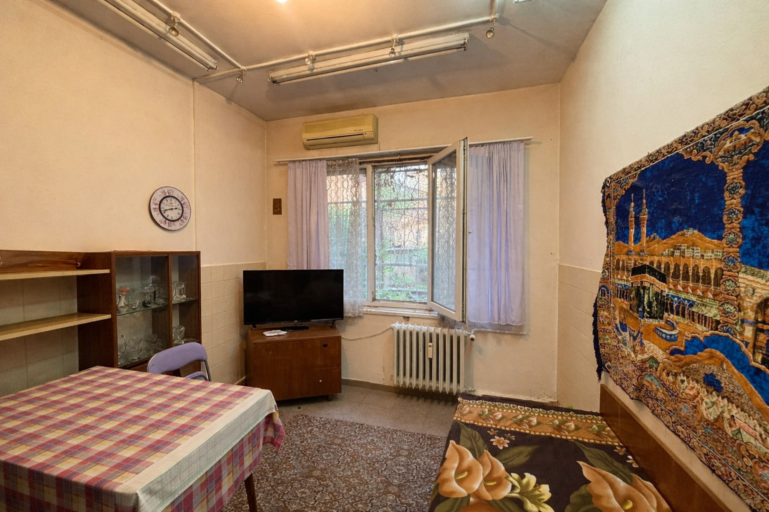 Продава 2-СТАЕН, гр. София, Център