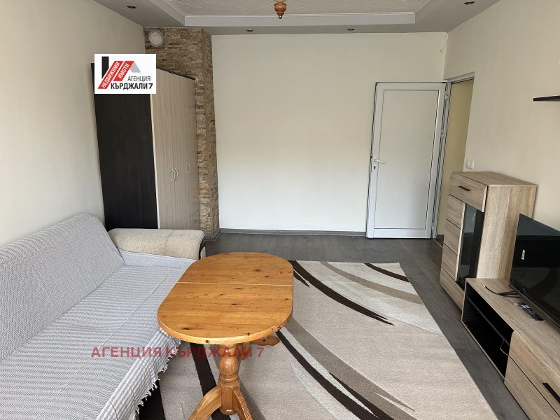 Продава 2-СТАЕН, гр. Кърджали, Възрожденци, снимка 2 - Апартаменти - 53018185