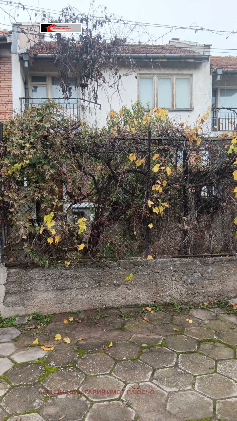 Продава КЪЩА, гр. Стражица, област Велико Търново, снимка 2 - Къщи - 53246884