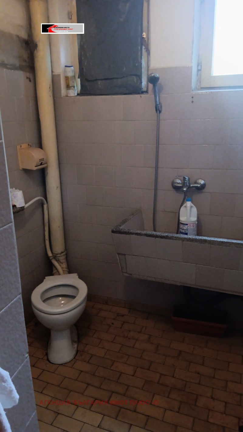 Продава КЪЩА, гр. Стражица, област Велико Търново, снимка 13 - Къщи - 53246884