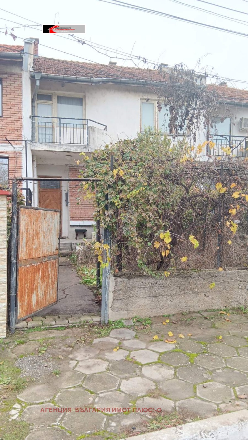 Продава КЪЩА, гр. Стражица, област Велико Търново, снимка 3 - Къщи - 53246884