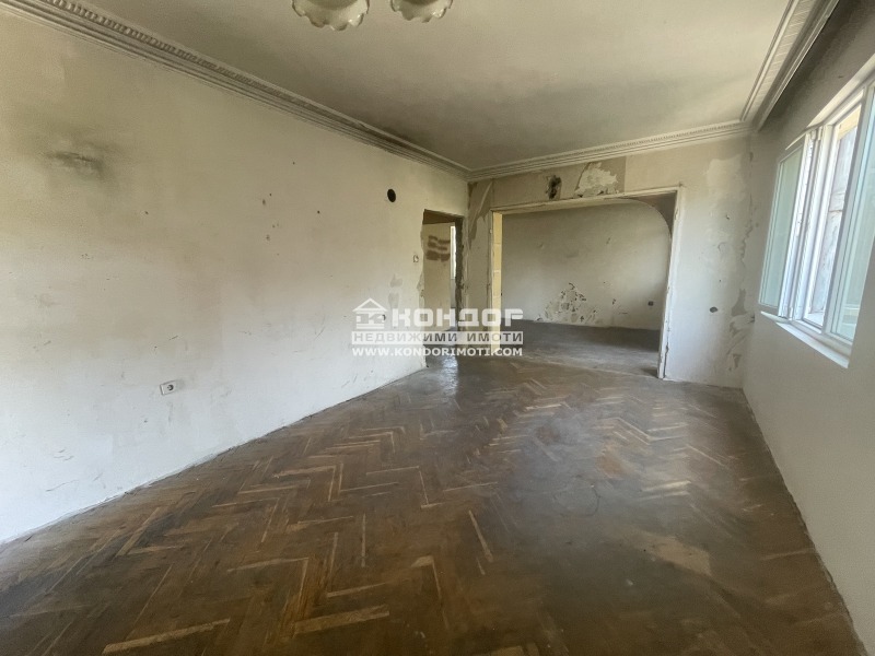 Eladó  2 hálószobás Plovdiv , Hristo Smirnenski , 131 négyzetméter | 46024232 - kép [9]