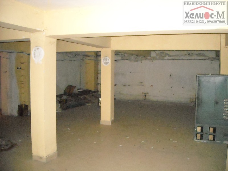 Продава ЗАВЕДЕНИЕ в град Монтана, Идеален център - 460 кв.м / 95 000 € » 185 803.85 лв., ХЕЛИОС-М