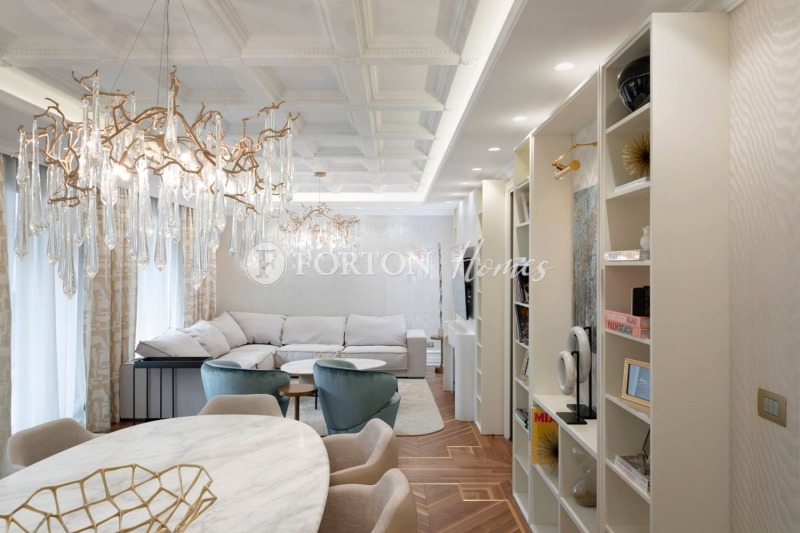 Продава 4-СТАЕН, гр. София, Изток, снимка 2 - Апартаменти - 52811432