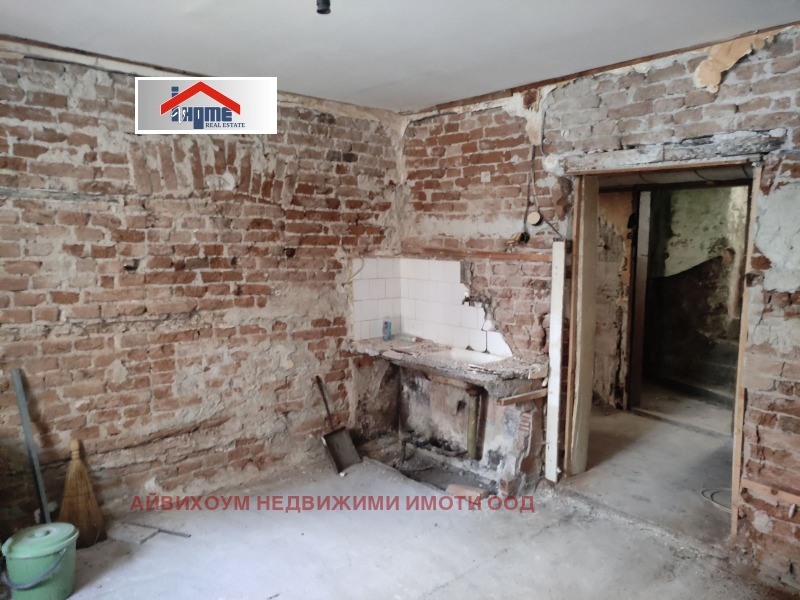 Продава  2-стаен град Плевен , Идеален център , 82 кв.м | 56120896