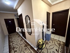 3-стаен град Пловдив, Тракия 8