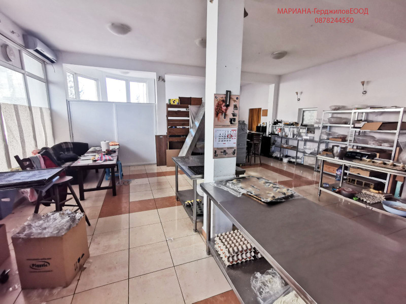 En venta  Bar; Cafetería Plovdiv , Industrialna zona - Iztok , 150 metros cuadrados | 38867652