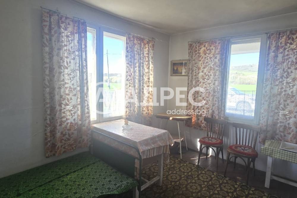 Продава КЪЩА, с. Гърло, област Перник, снимка 2 - Къщи - 55665126