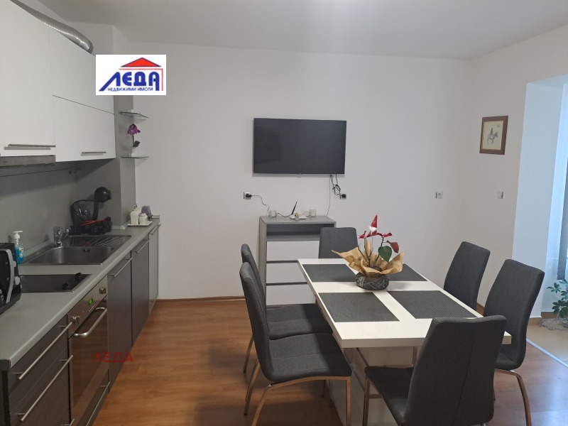 Продава 3-СТАЕН, гр. Плевен, Широк център, снимка 2 - Апартаменти - 53099893