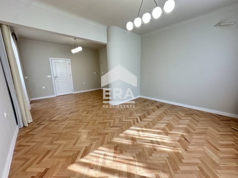 Продава 3-СТАЕН, гр. Велико Търново, Център, снимка 2 - Апартаменти - 53889479