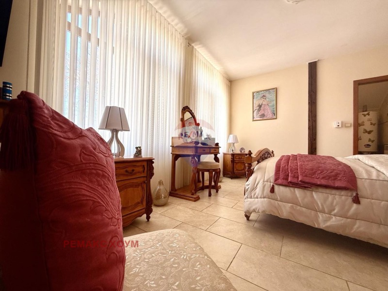 Продава КЪЩА, гр. Балчик, област Добрич, снимка 9 - Къщи - 53392432