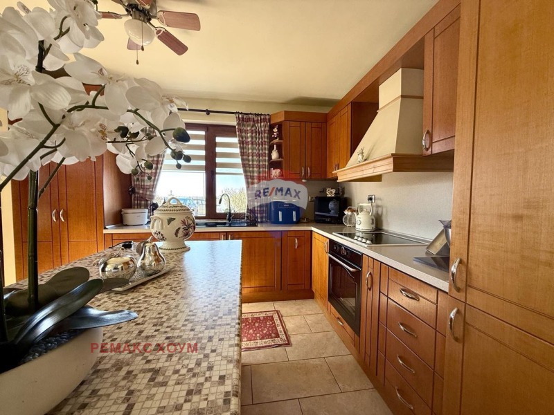 Продава КЪЩА, гр. Балчик, област Добрич, снимка 5 - Къщи - 53392432