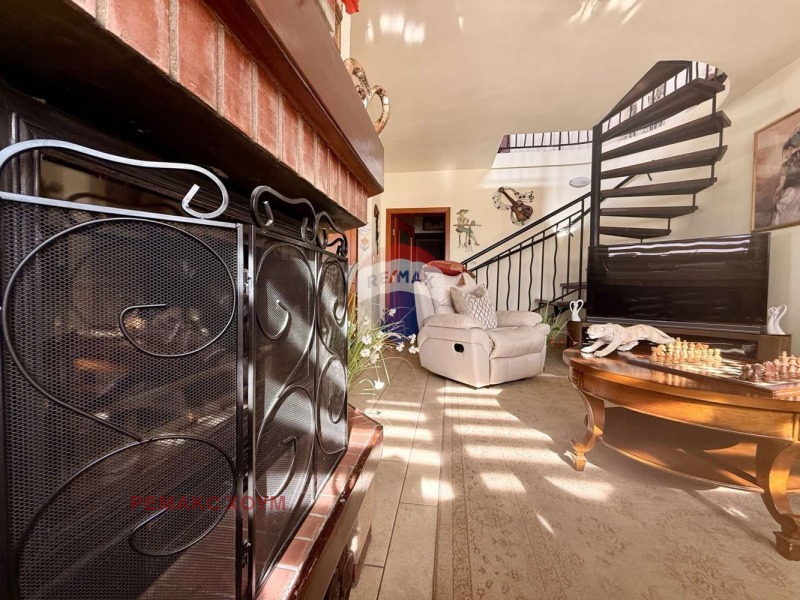 Продава КЪЩА, гр. Балчик, област Добрич, снимка 2 - Къщи - 53392432